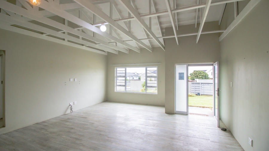 6 Bedroom Property for Sale in Kidds Beach Eastern Cape